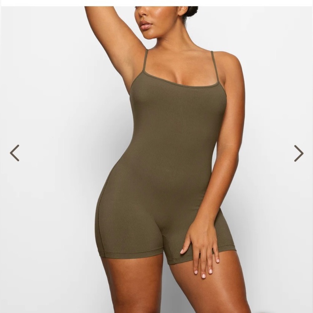 SKIMS NWT Soft Lounge Scoop Onesie